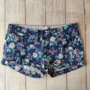 SO navy floral cuffed 2" summer shorts sz 7